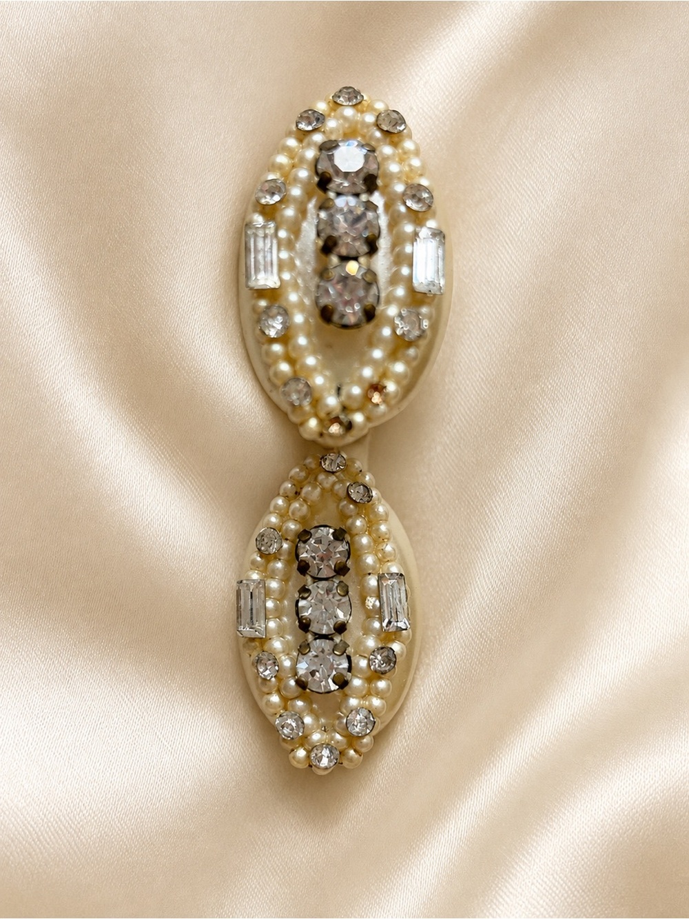 Vintage 1950s Ivory Seed Pearl Rhinestone Clip-On Earrings Unsigned